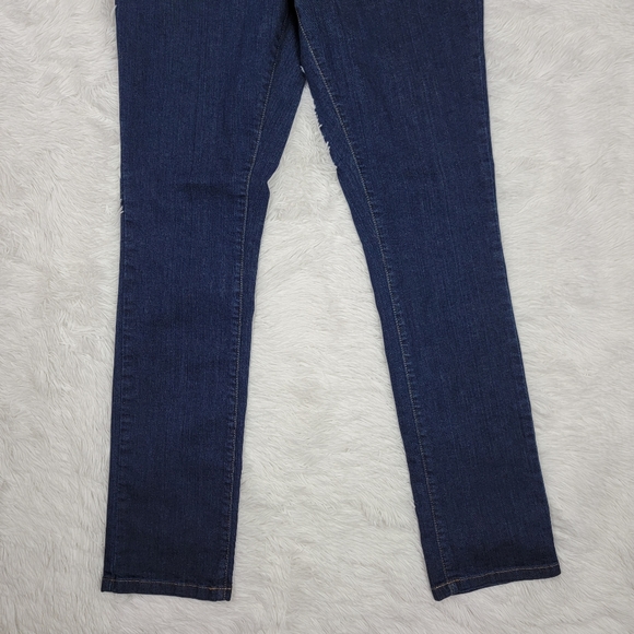 🔥SALE🔥 L.L. Bean Favorite Fit blue jeans womens size 10 Tall - Picture 3 of 12
